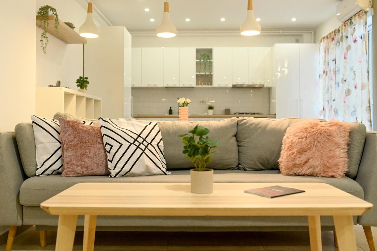 Splendid 2Br Apartment With Breathtaking Views Of Casa Poporului Бухарест Экстерьер фото